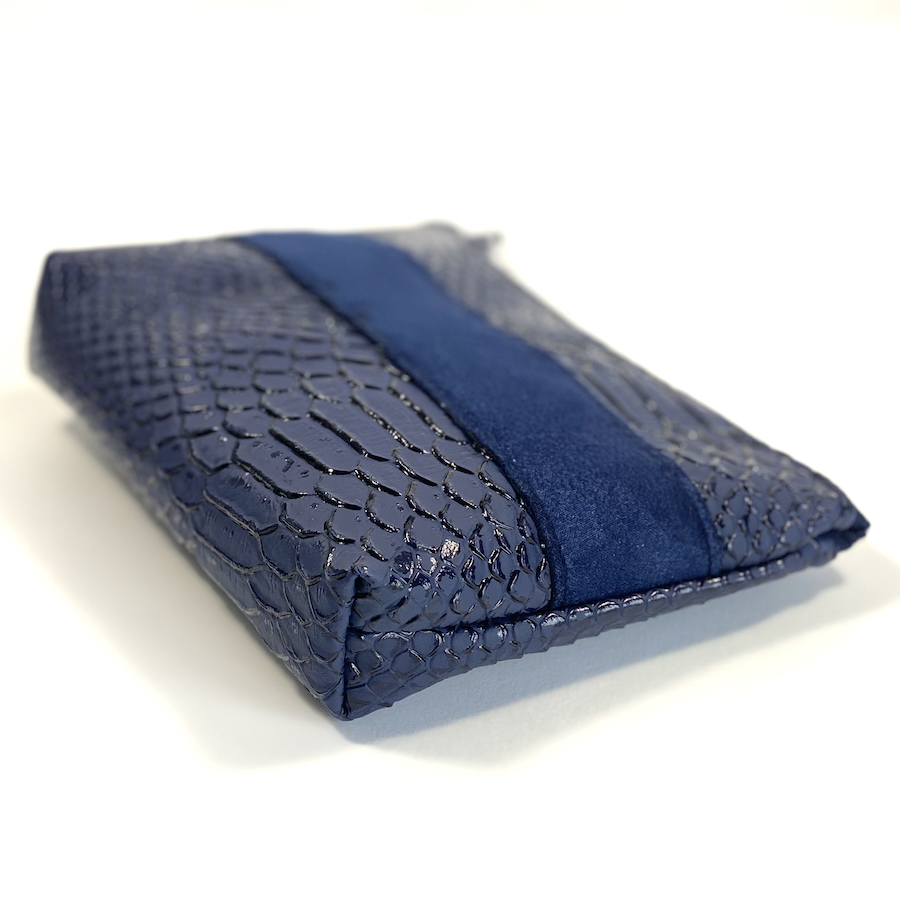 Trousses passeport et cartes, simili cuir effet python, bleu marine, format passeport, bande suedine, Pas Si Muette, accessoires, idée cadeau, fabrication française