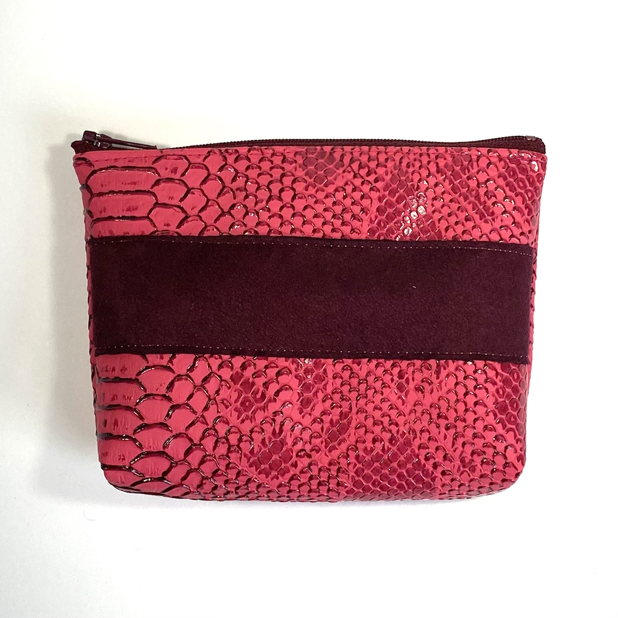 Trousses passeport et cartes, simili cuir effet python, rose fuschia, format passeport, bande suedine, Pas Si Muette, accessoires, idée cadeau, fabrication française