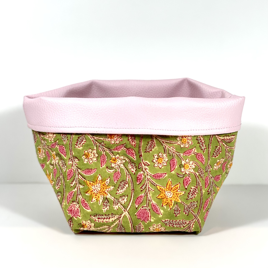 Corbeille, décoration, fabrication française, tissus Indien, block print, corbeille rangement, idée cadeau, petites feurs orange sur vert