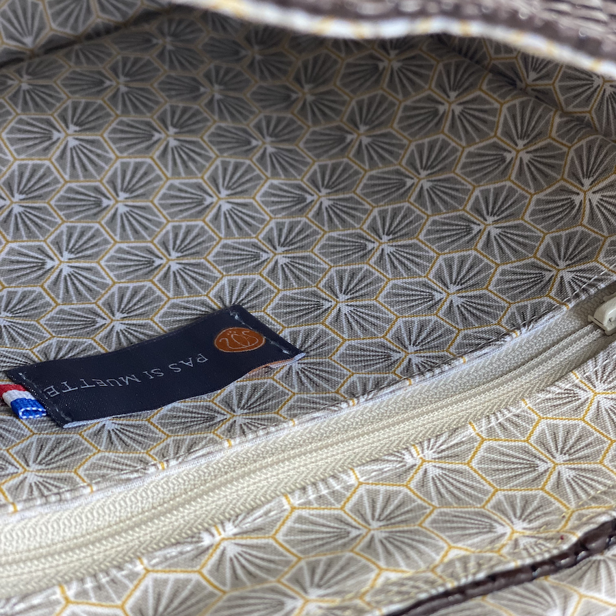 sac à main, Pas Si Muette, sac 400, fabrication française, sac à rabat, simili cuir python, marron chocolat, idée cadeau