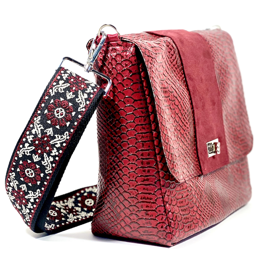 sac à main, Pas Si Muette, sac 400, fabrication française, sac à rabat, simili cuir python, rouge bourgogne, idée cadeau