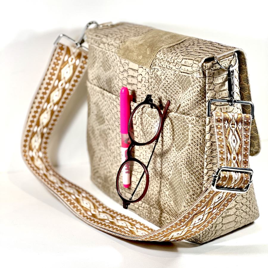 Sac à main, Pas Si Muette, sac 400, fabrication française, sac à rabat, simili cuir python, Taupe, idée cadeau