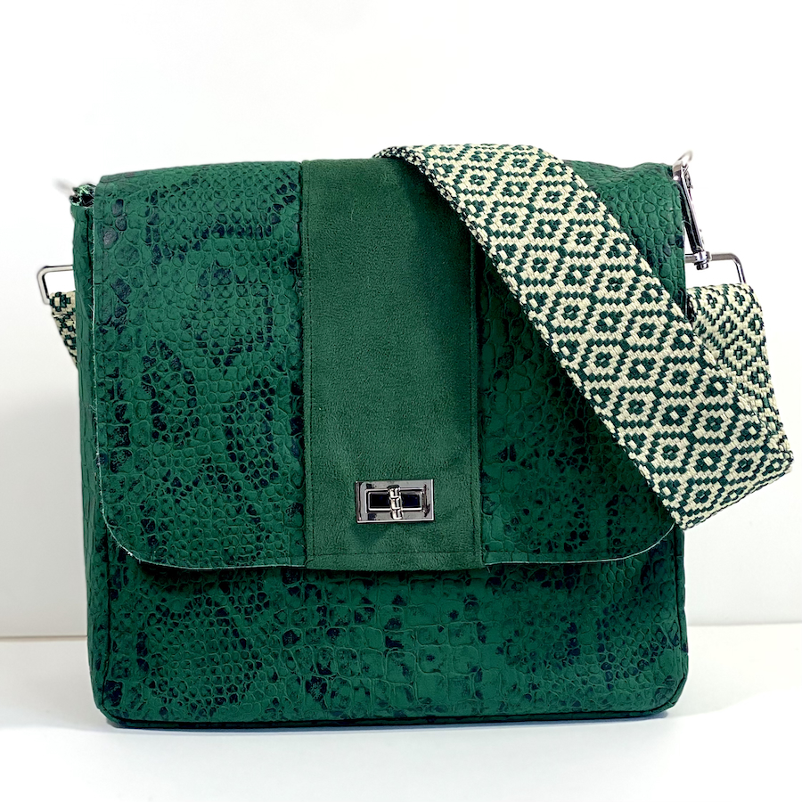 sac à main, Pas Si Muette, sac 400, fabrication française, sac à rabat, simili cuir serpent vert emeraude, idée cadeau