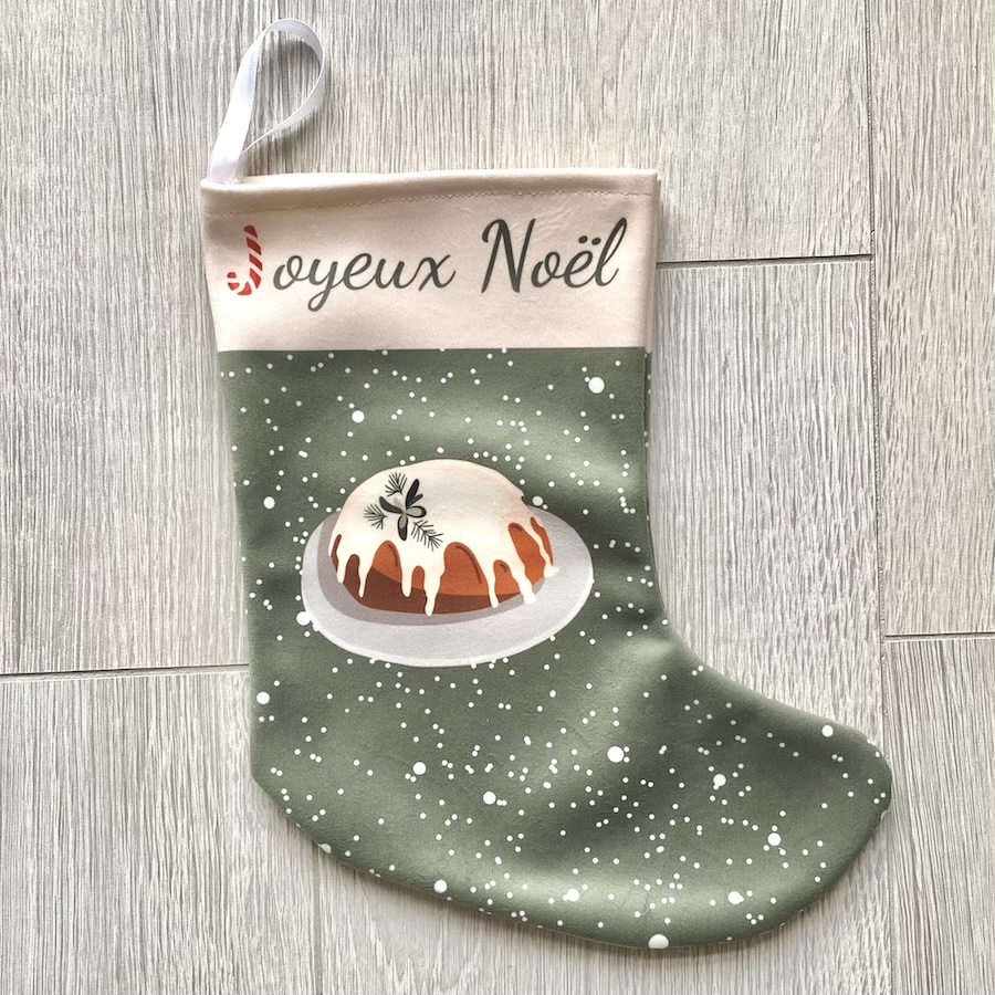 Chaussette de Noël, à suspendre. Fabrication Française. Pas Si Muette. Chaussette de cheminée vert amande. Décoration de Noël.