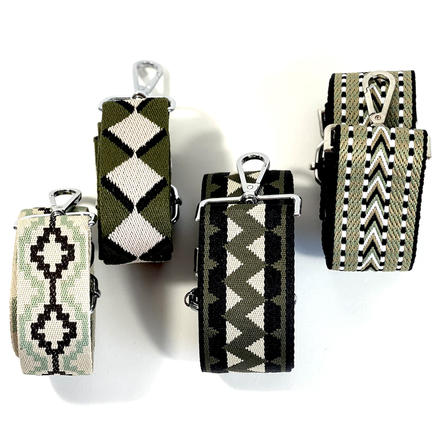 Sangles de sac 38mm Géometrie. Motifs tirets vert amande et bordeau sur Bleu Marine. Sangles ajustables, réglables. Idée cadeau