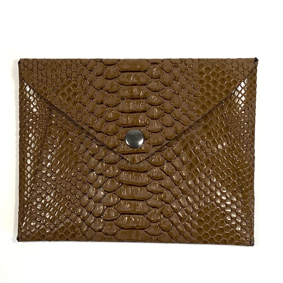 Enveloppe de sac en simili cuir, moka, effet python. Fabrication Française. L'accessoire rangement de tous les sacs à main.