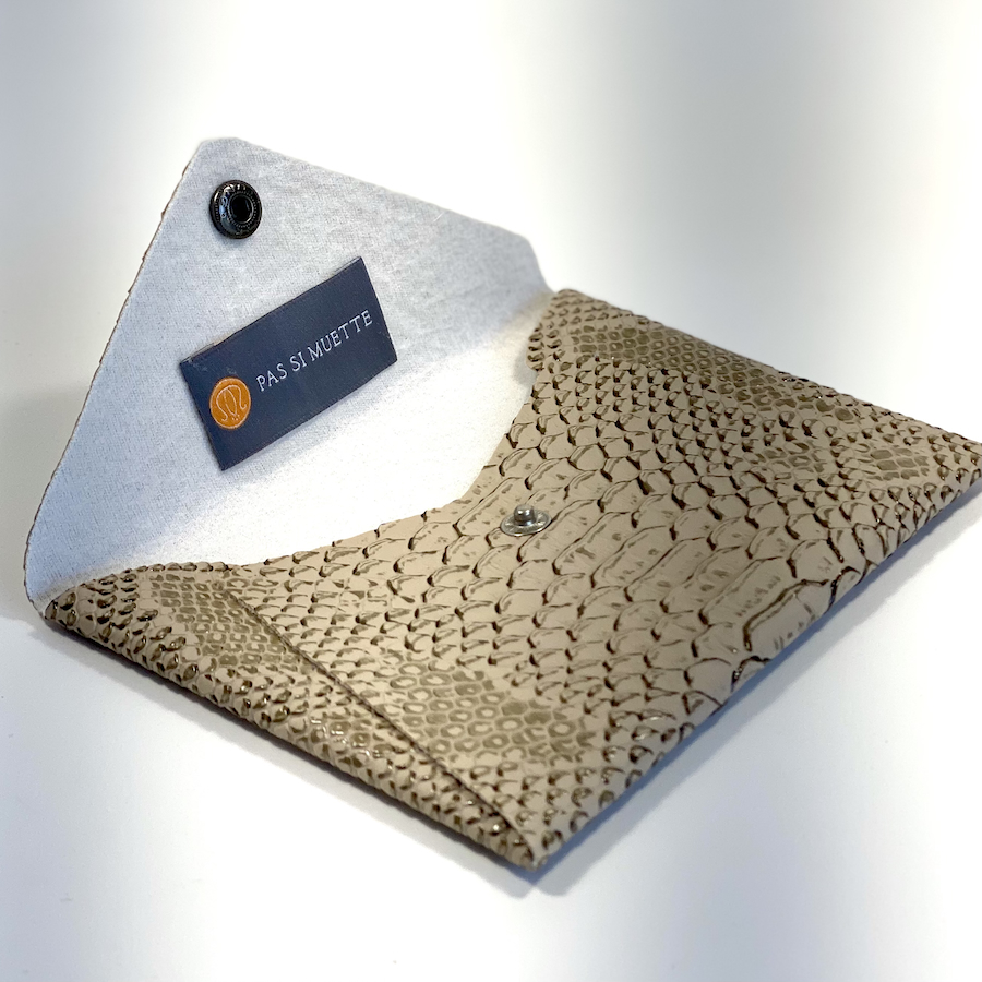 Enveloppe de sac en simili cuir, taupe, effet python. Fabrication Française. L'accessoire rangement de tous les sacs à main.